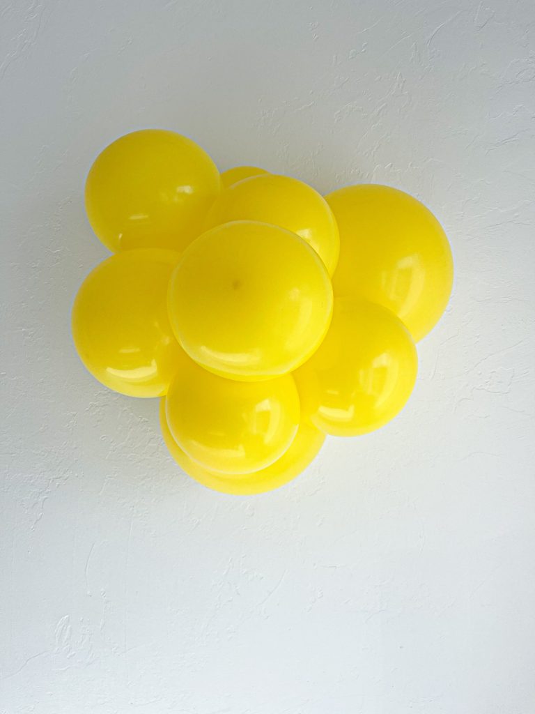 TUFTEX | Standard Balloon Yellow - 17 in.