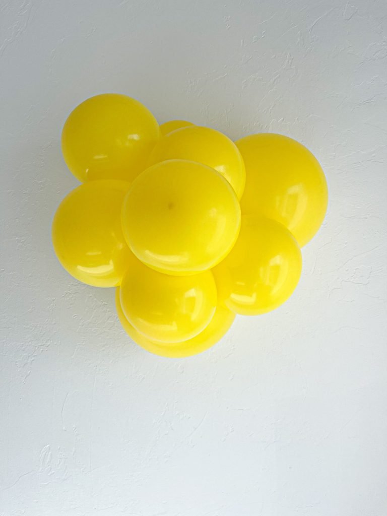 TUFTEX | Standard Balloon Yellow - 17 in.