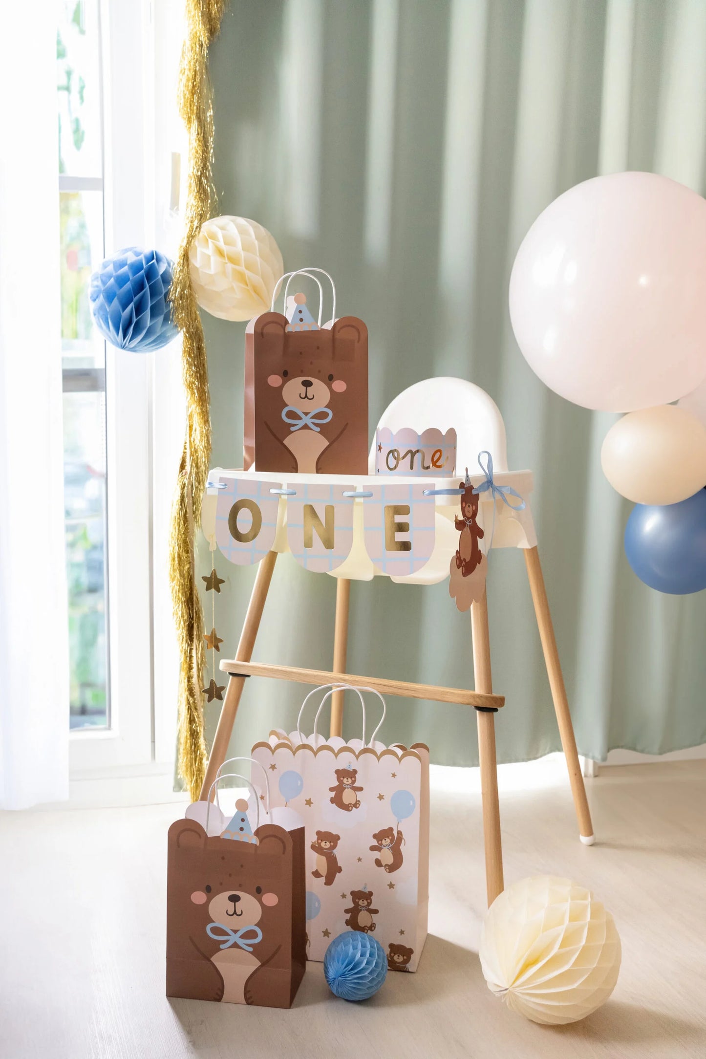 CHAIR BANNER AND CROWN TEDDY BEAR (50X20.5CM) (1.6M) PARTY DECO