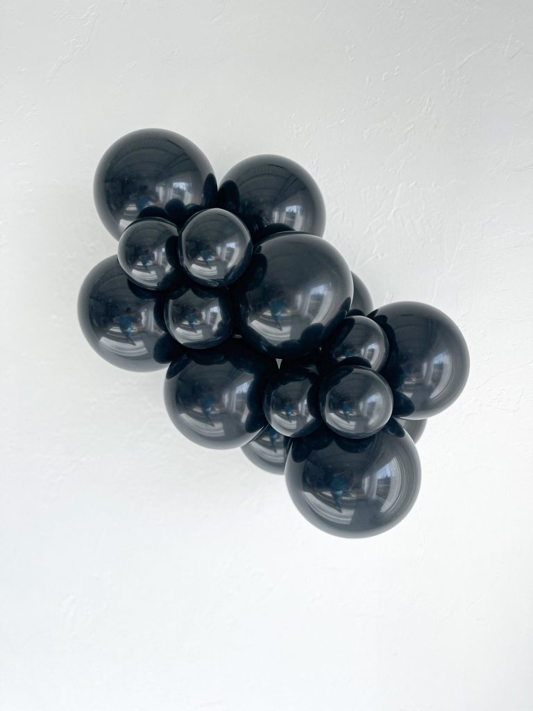 TUFTEX | Designer Balloon Black - 17 in.