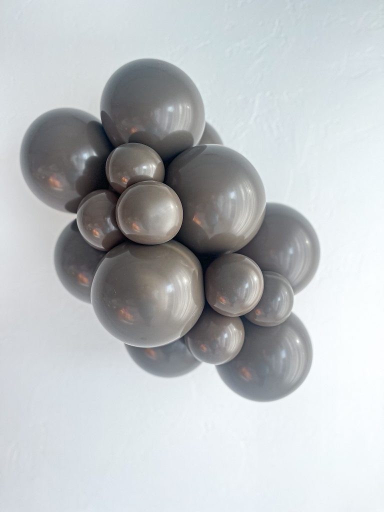 TUFTEX | Designer Balloon Cocoa - 17 in.